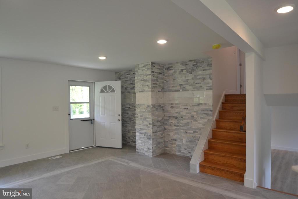 1436 E LAMPLIGHTER LANE