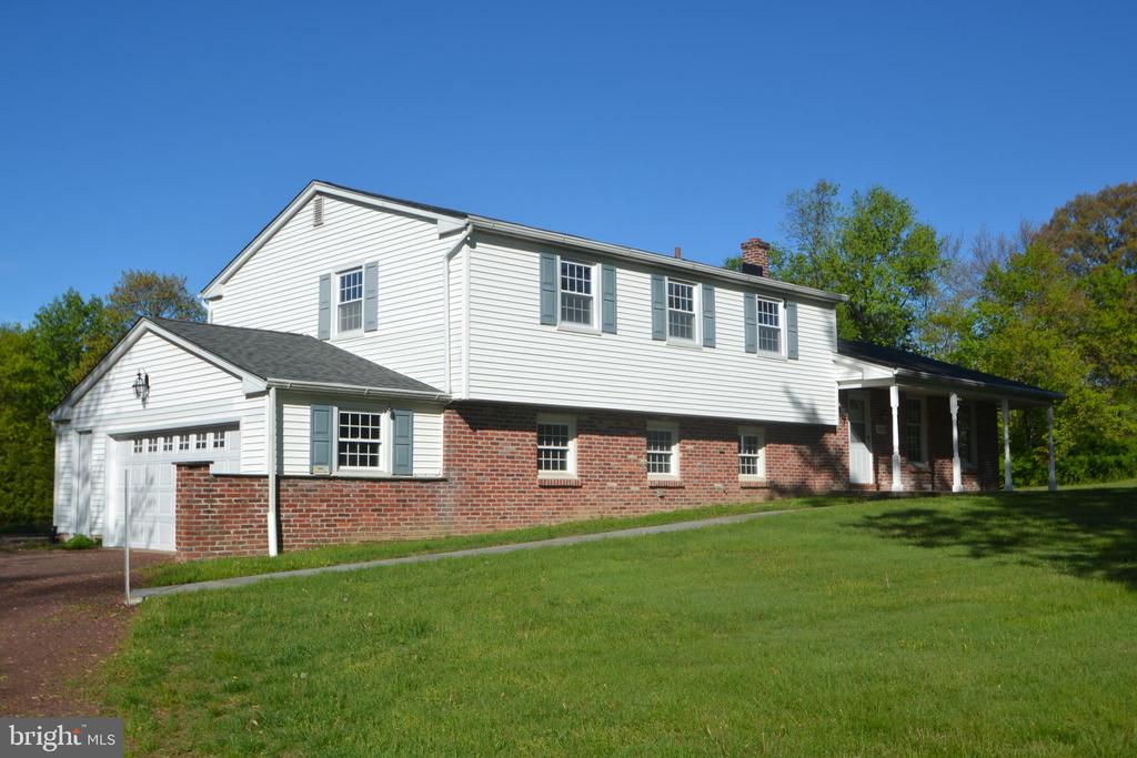 1436 E LAMPLIGHTER LANE
