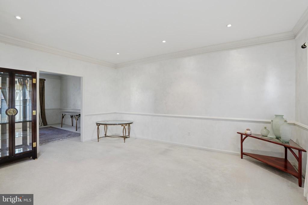 117 SPYGLASS DRIVE