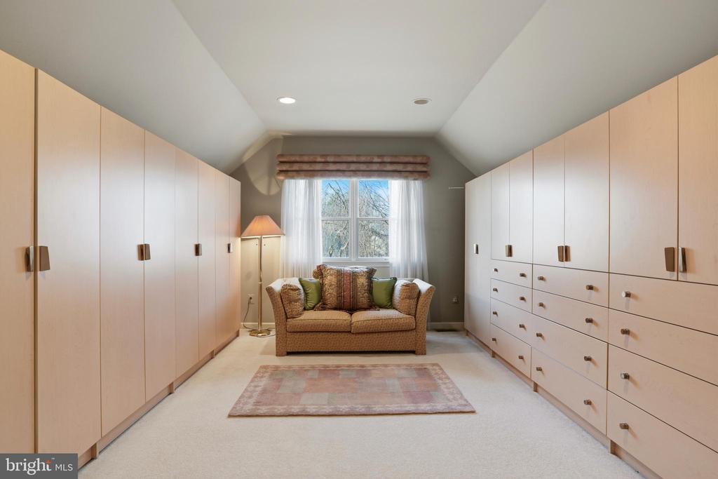 117 SPYGLASS DRIVE