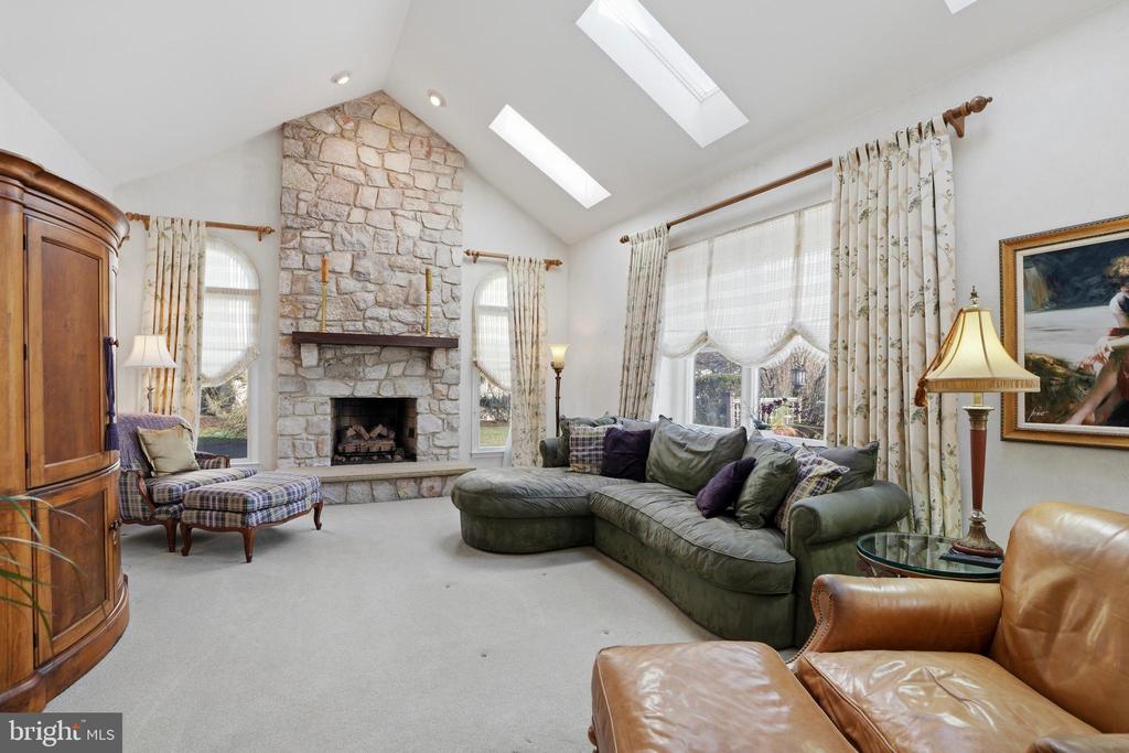 117 SPYGLASS DRIVE