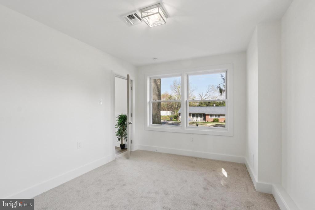 1306 STOTESBURY AVENUE