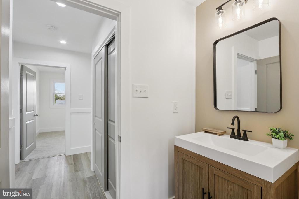 1306 STOTESBURY AVENUE