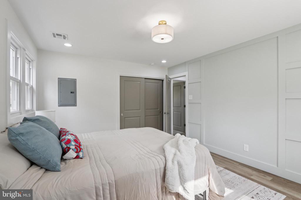 1306 STOTESBURY AVENUE