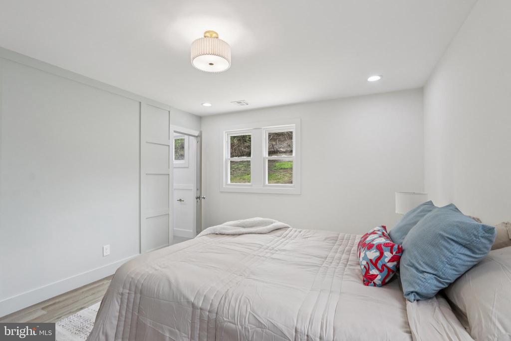 1306 STOTESBURY AVENUE
