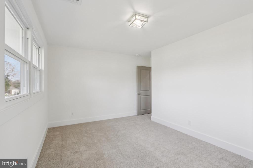 1306 STOTESBURY AVENUE