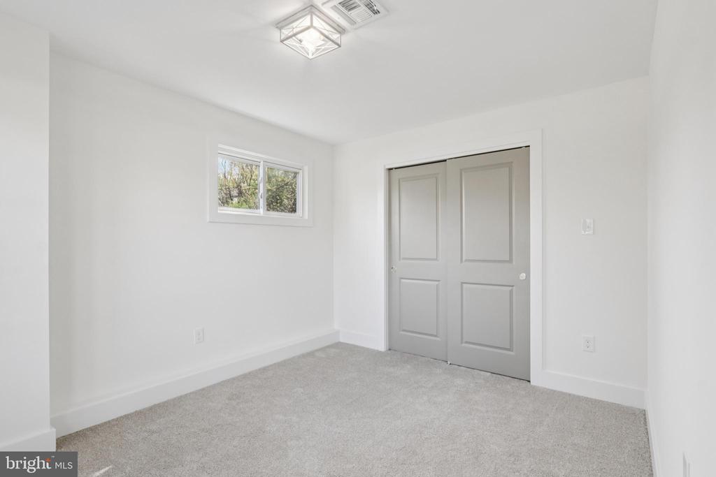 1306 STOTESBURY AVENUE