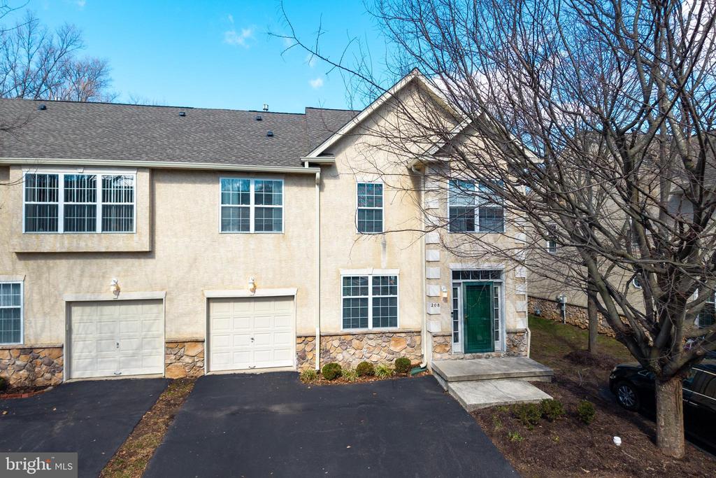 208 CASTLE DRIVE