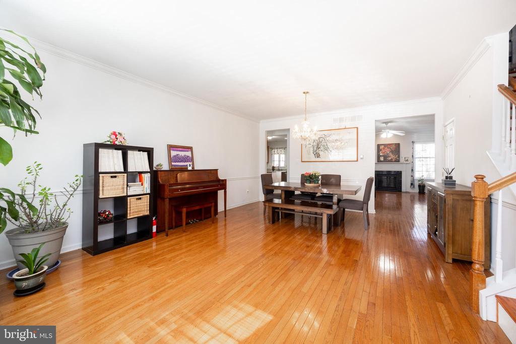 208 CASTLE DRIVE