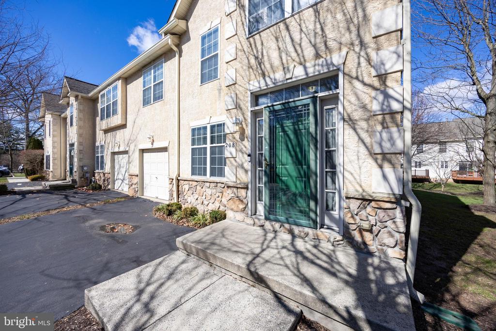208 CASTLE DRIVE
