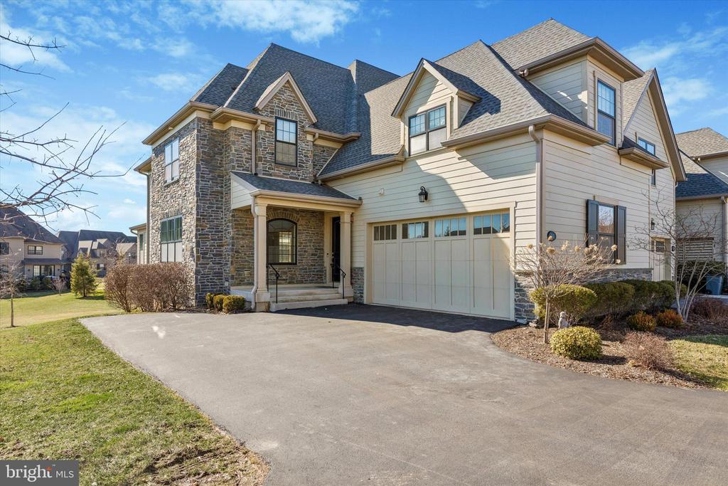 211 PELHAM COURT