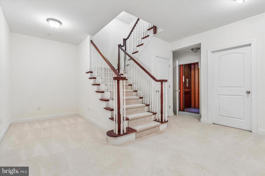 211 PELHAM COURT
