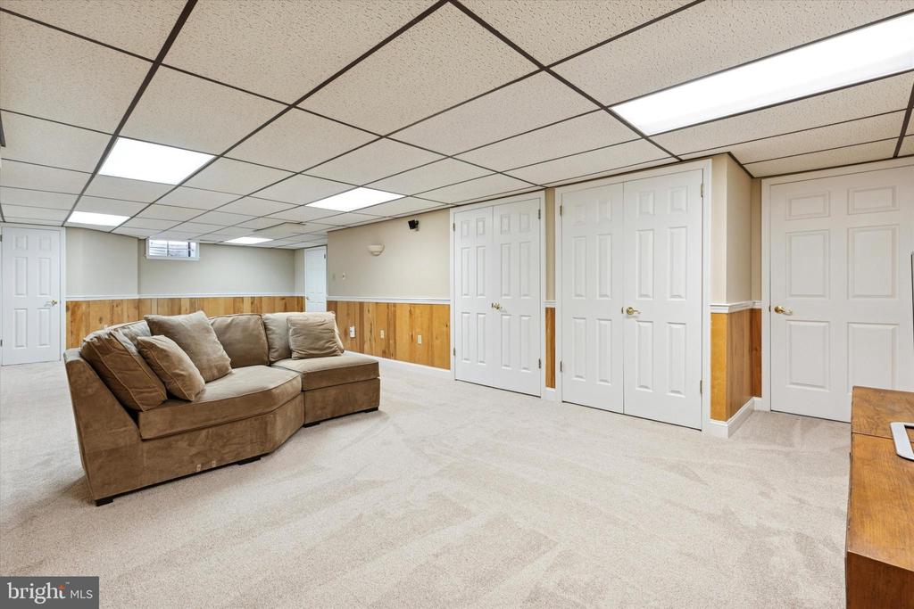1030 ROSEWOOD DRIVE