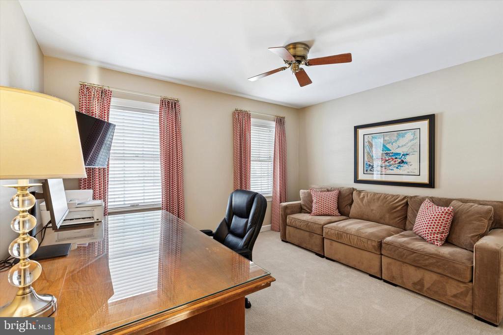 1030 ROSEWOOD DRIVE