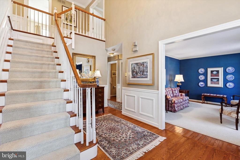 1030 ROSEWOOD DRIVE