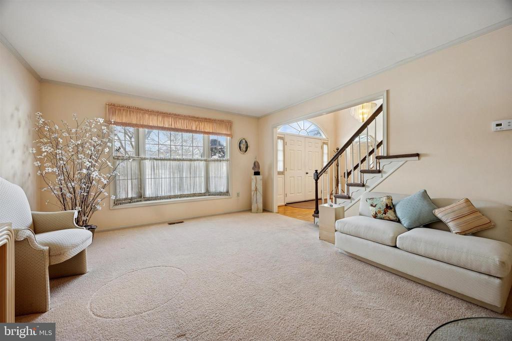 1733 BRITTANY DRIVE