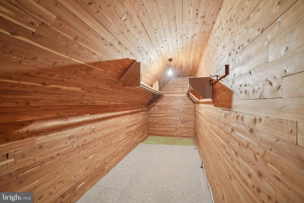 411 LODGES LANE