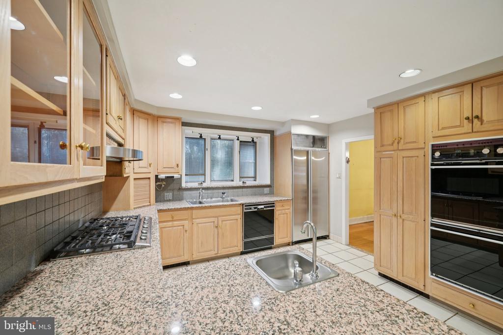 411 LODGES LANE