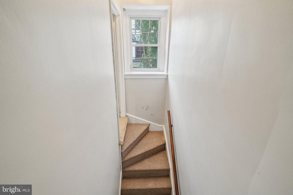 411 LODGES LANE