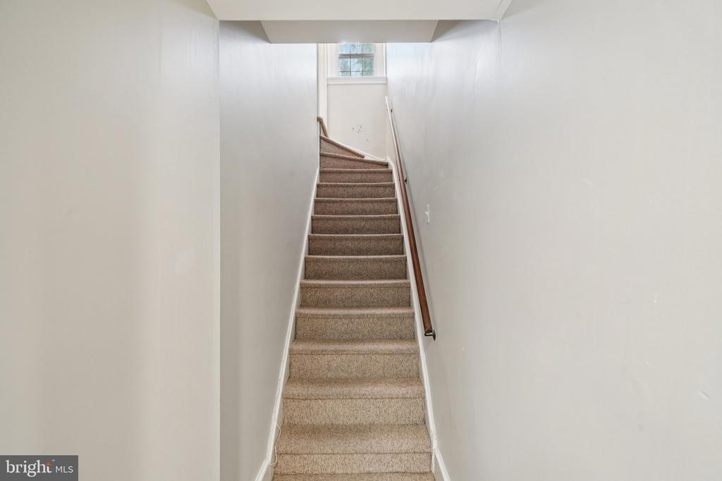 411 LODGES LANE