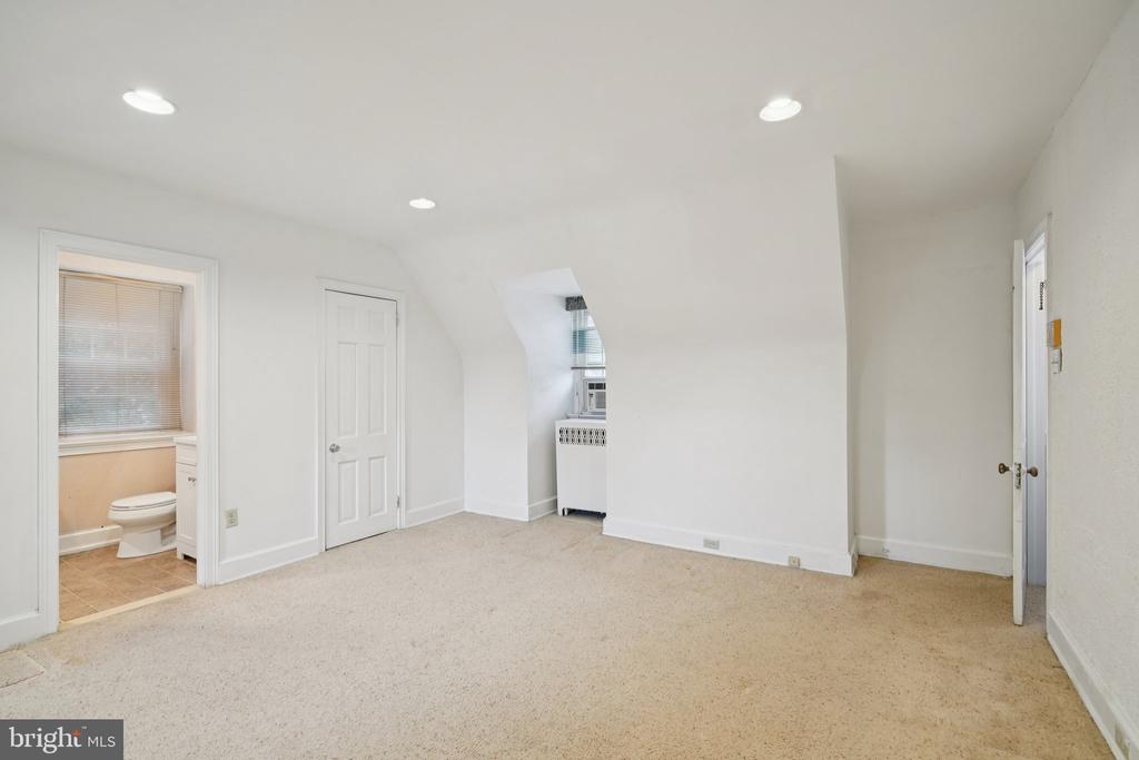 411 LODGES LANE