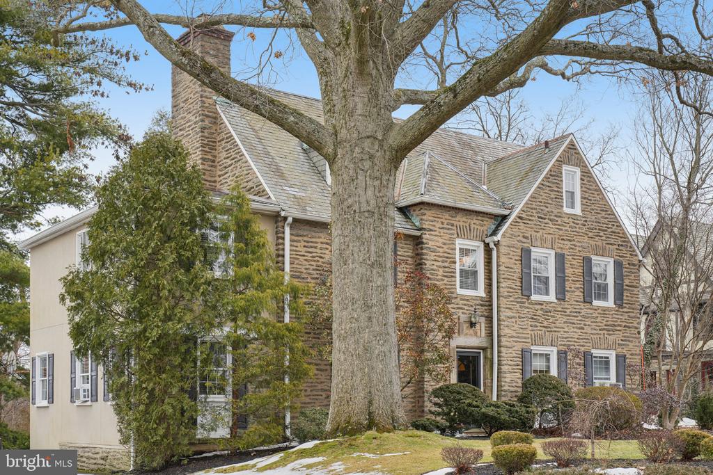 411 LODGES LANE