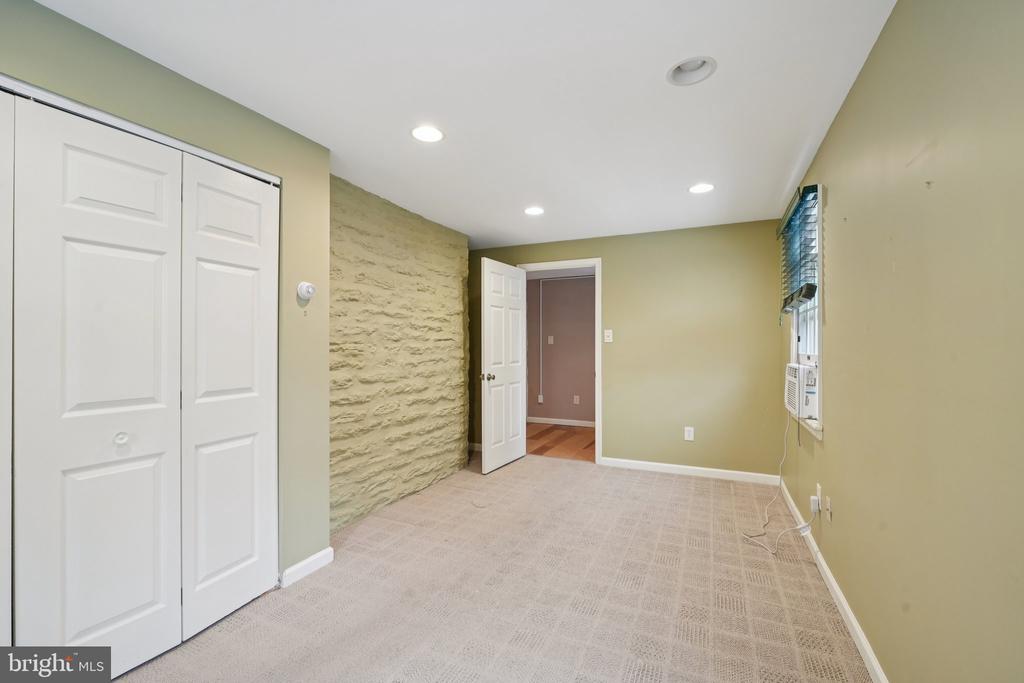 411 LODGES LANE