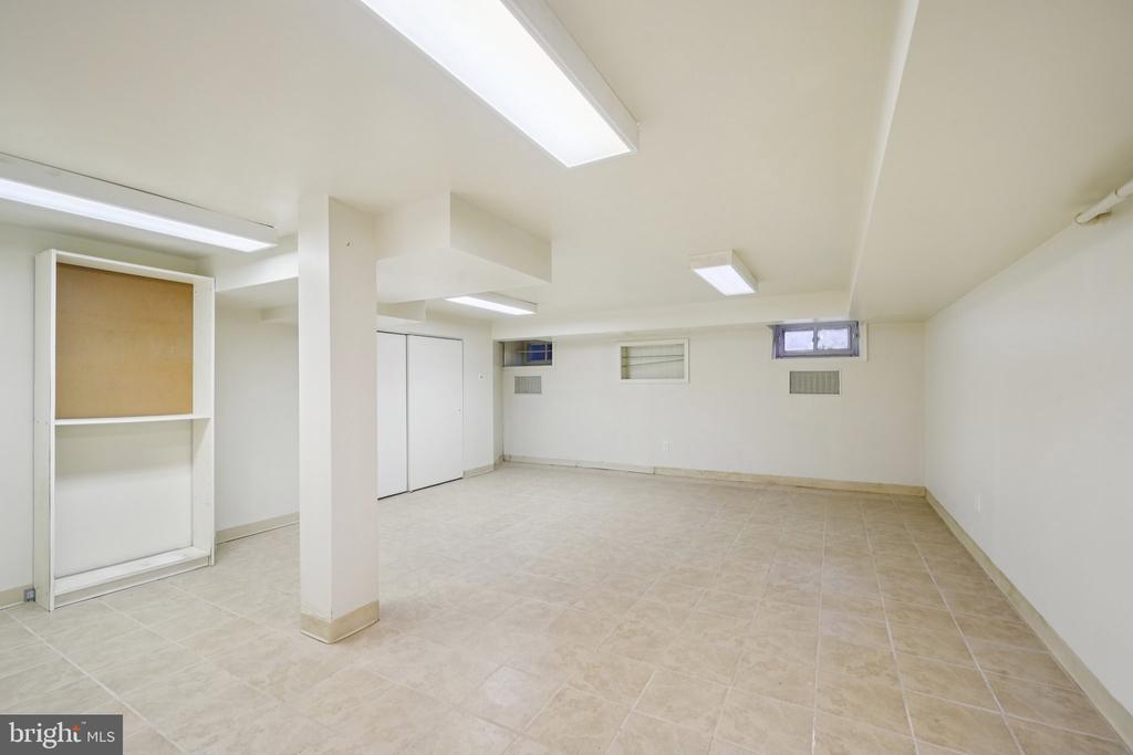 411 LODGES LANE