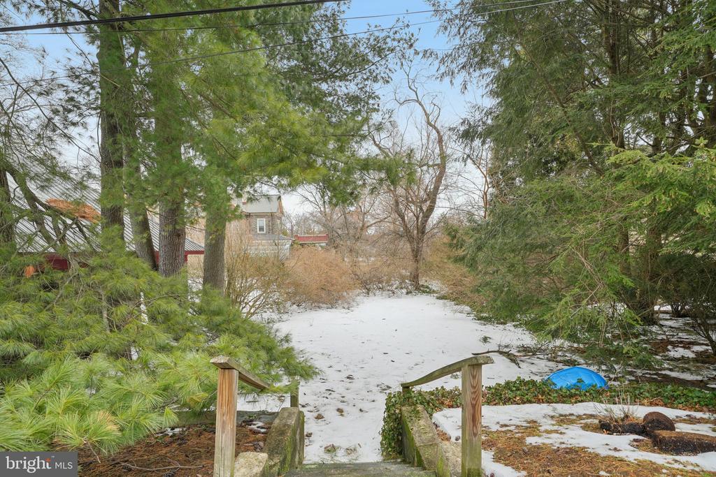 411 LODGES LANE