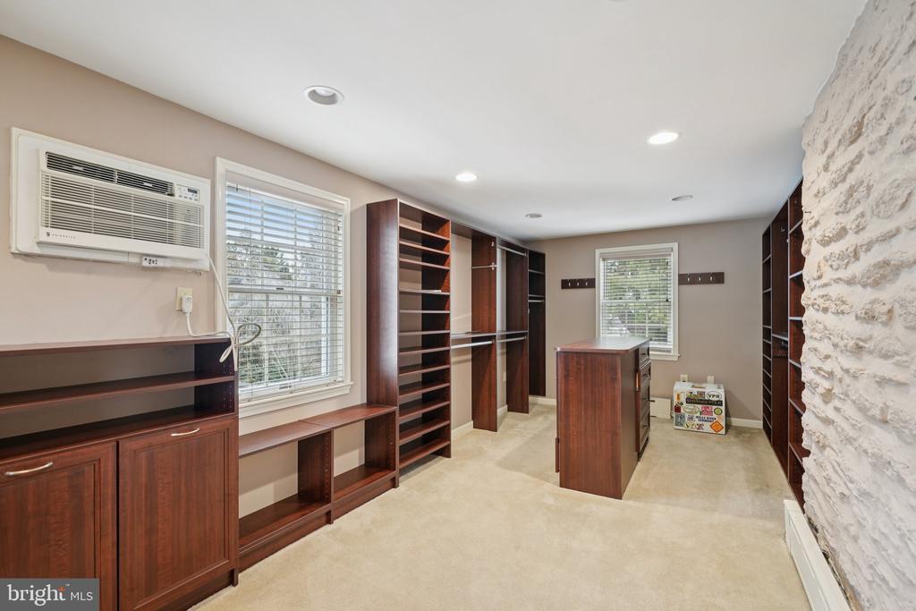 411 LODGES LANE