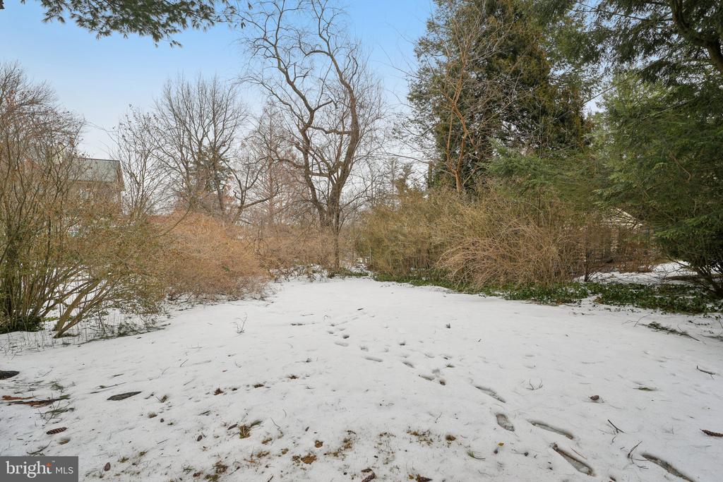 411 LODGES LANE