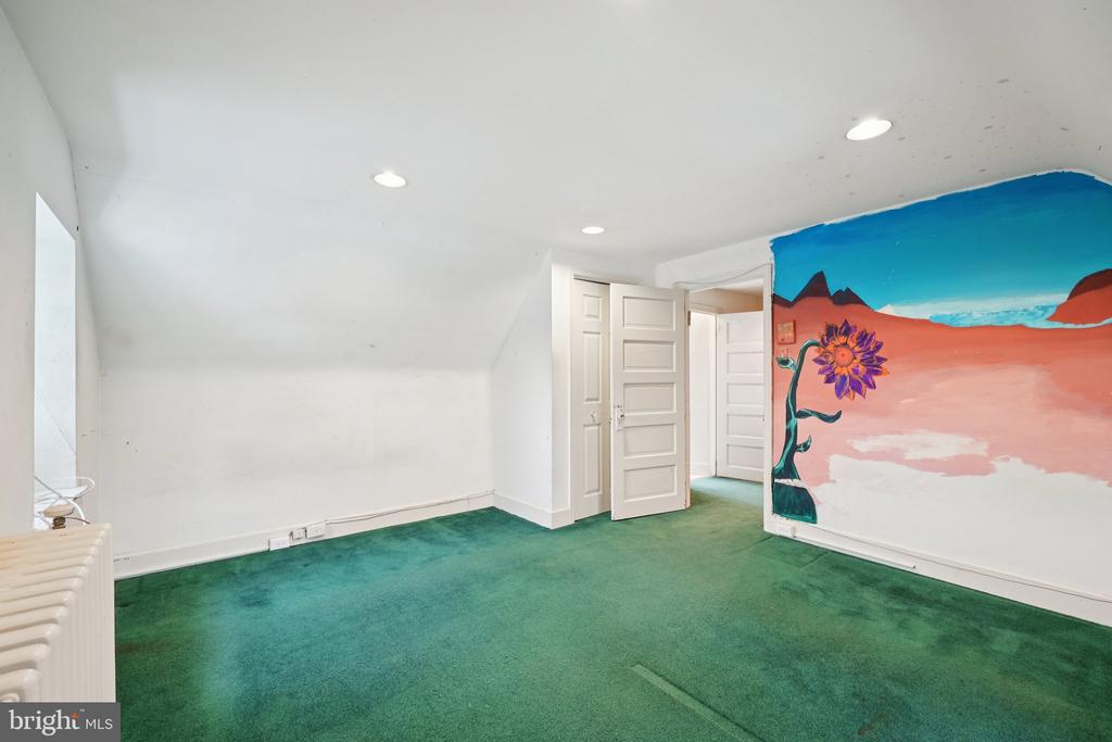 411 LODGES LANE
