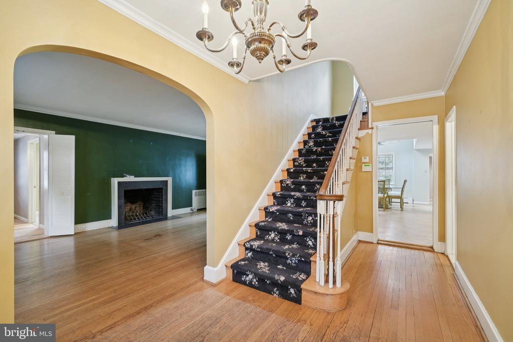 411 LODGES LANE