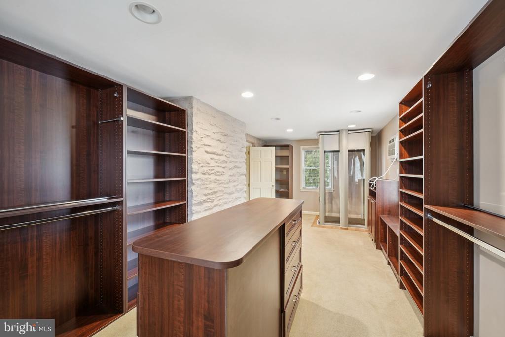 411 LODGES LANE