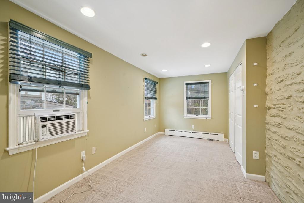 411 LODGES LANE