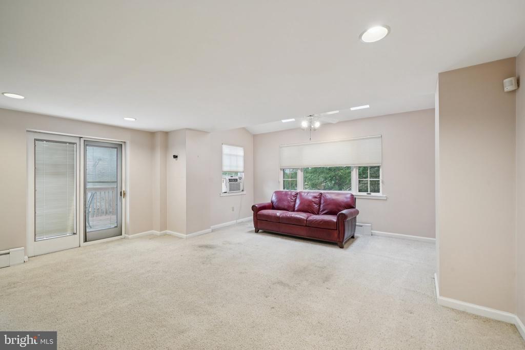 411 LODGES LANE