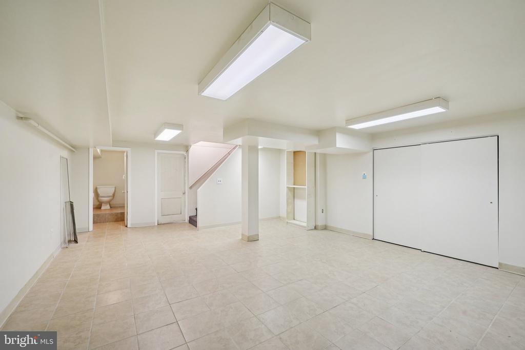 411 LODGES LANE