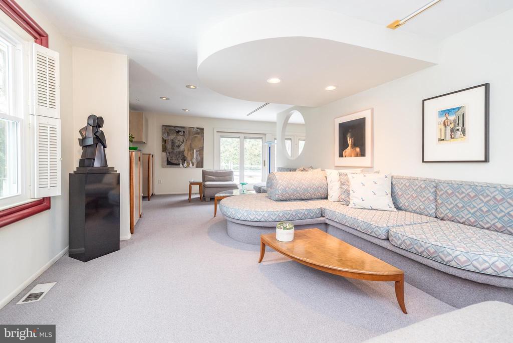 1753 TERRACE DRIVE
