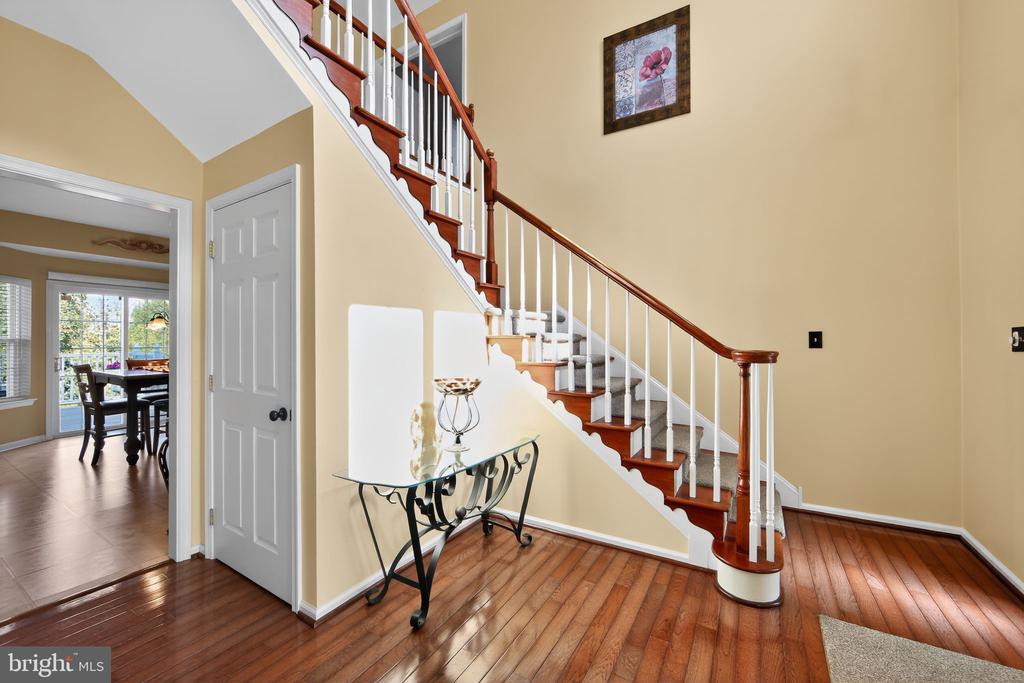 4013 BITTERSWEET CIRCLE