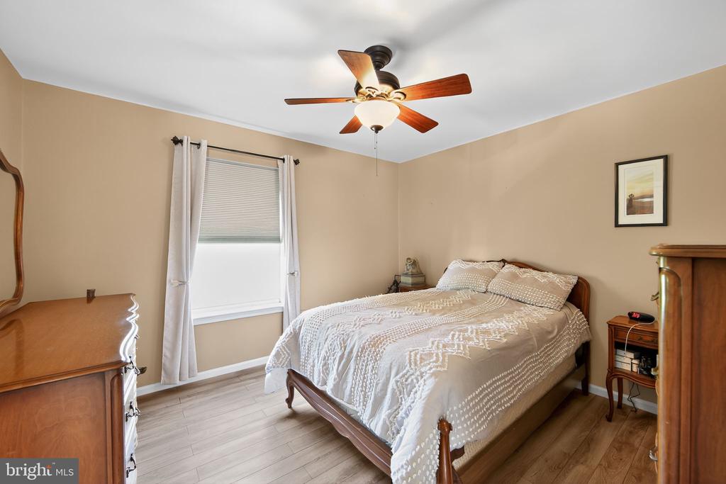 4013 BITTERSWEET CIRCLE