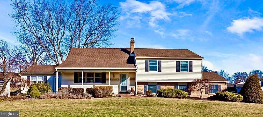 891 SPRUCE LANE