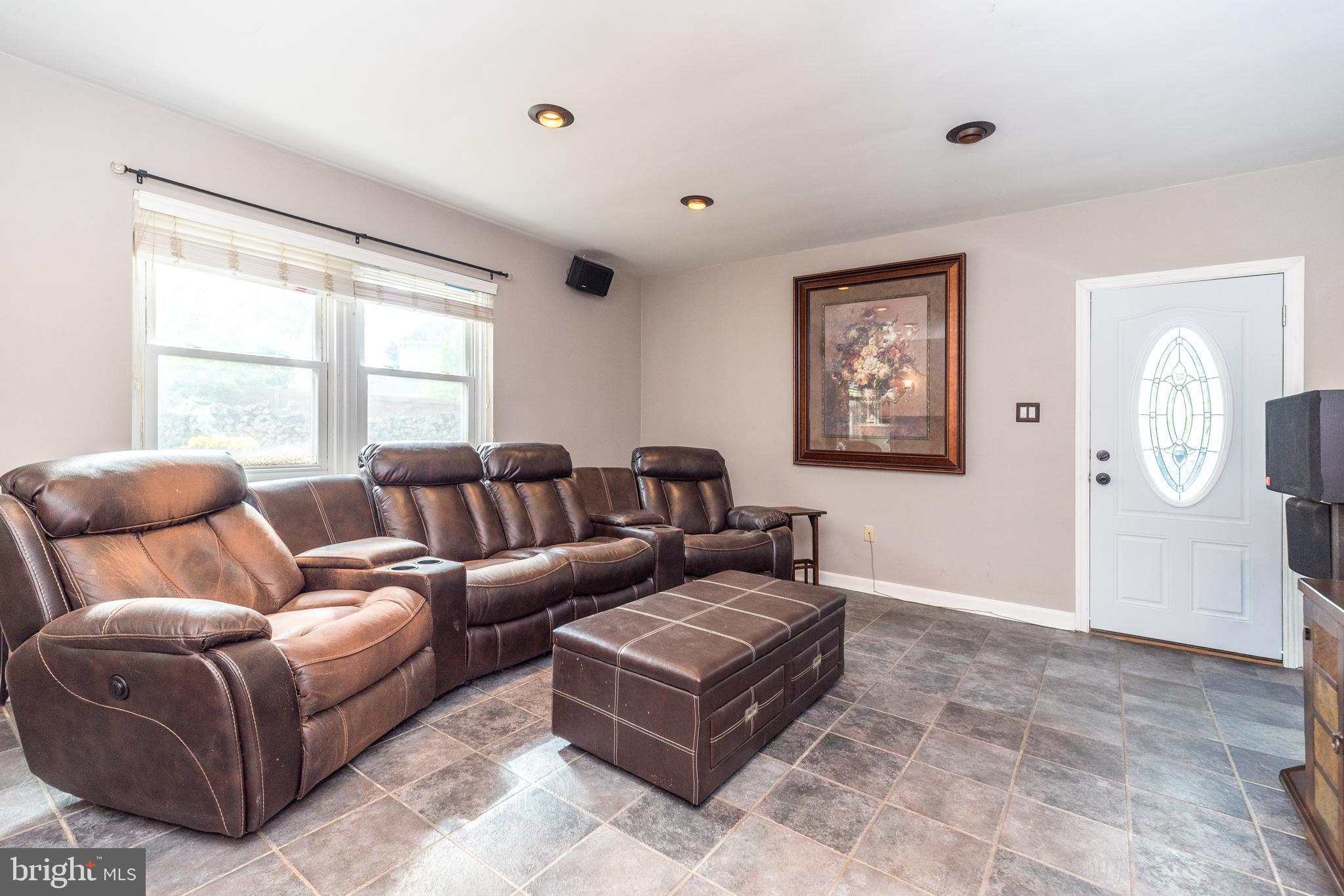 125 N BETHLEHEM PIKE