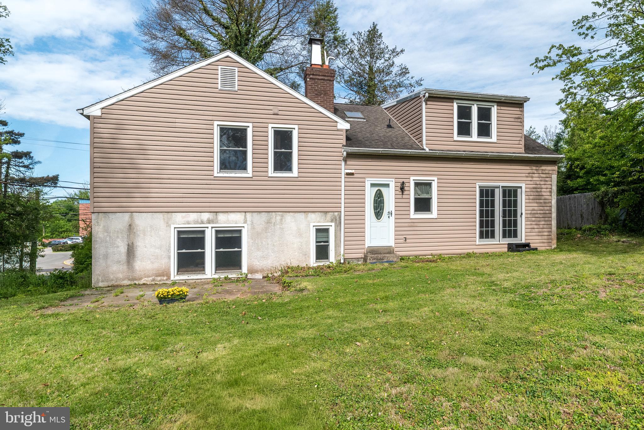 125 N BETHLEHEM PIKE
