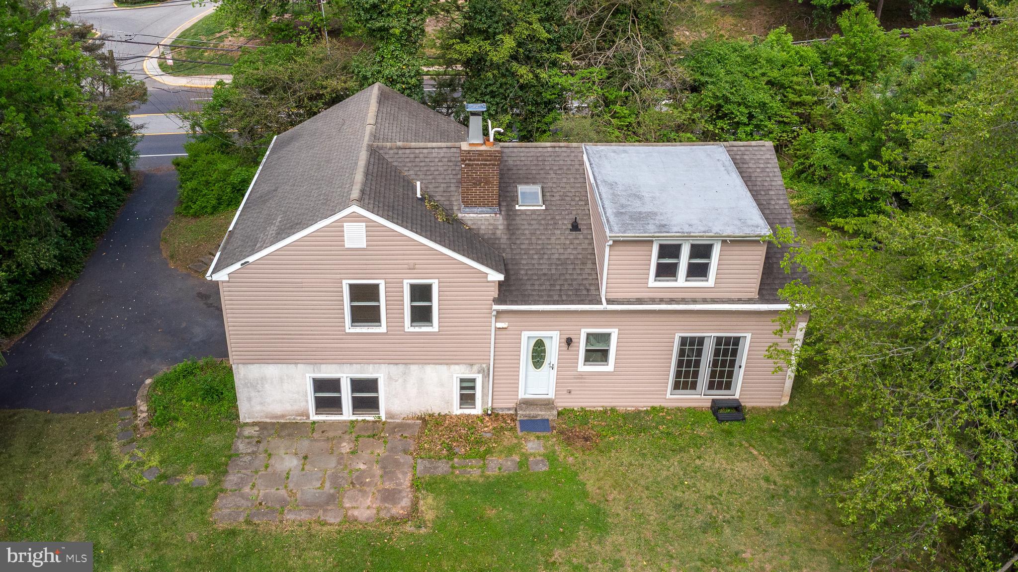 125 N BETHLEHEM PIKE