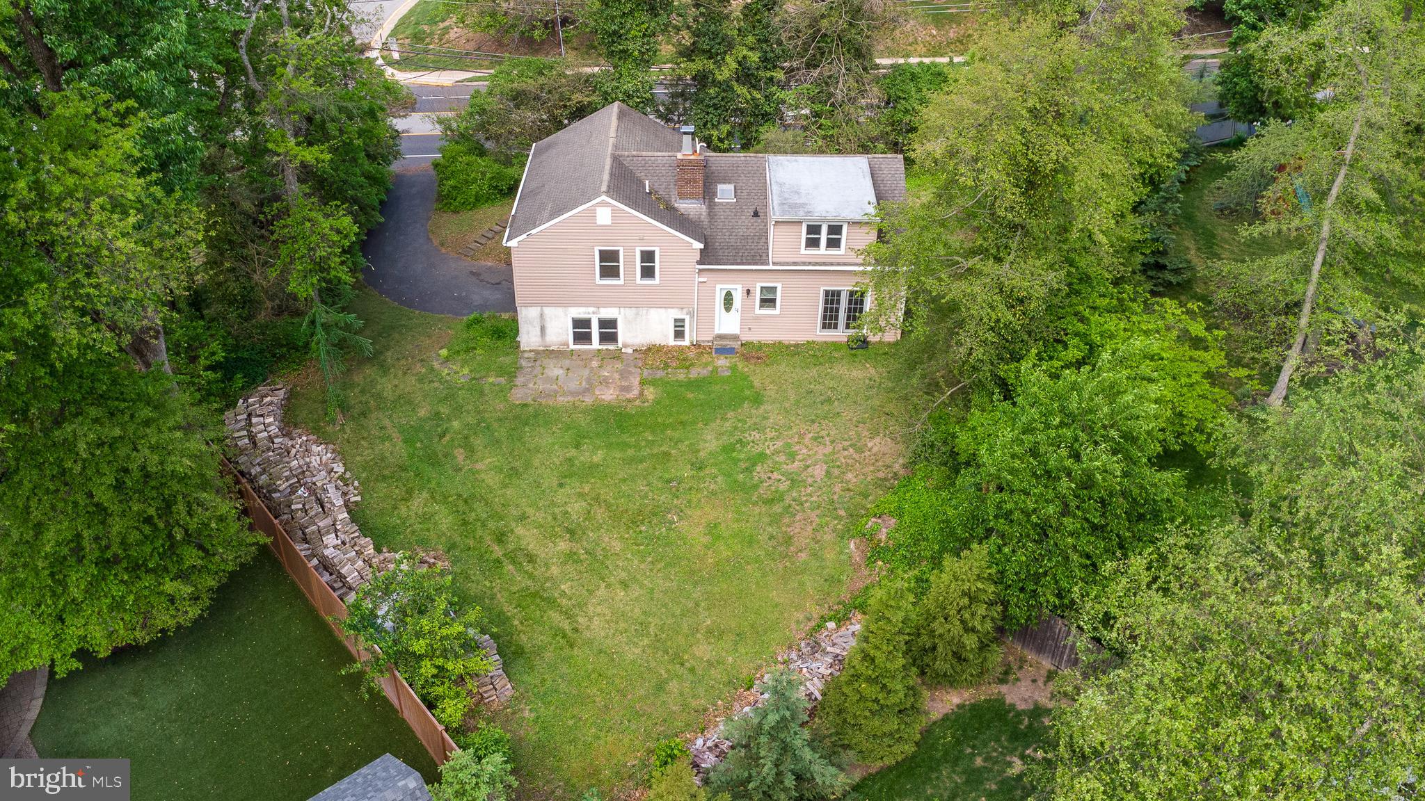 125 N BETHLEHEM PIKE