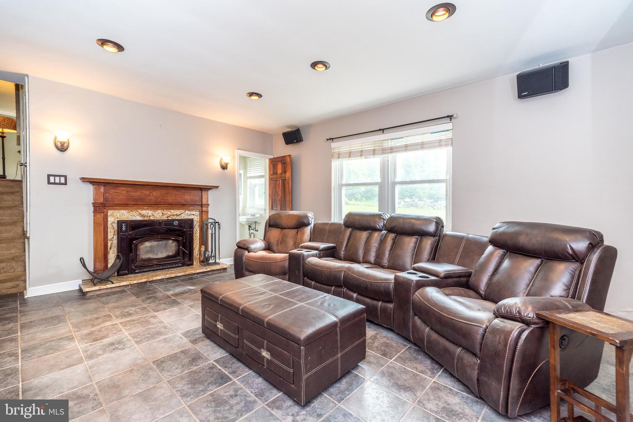 125 N BETHLEHEM PIKE