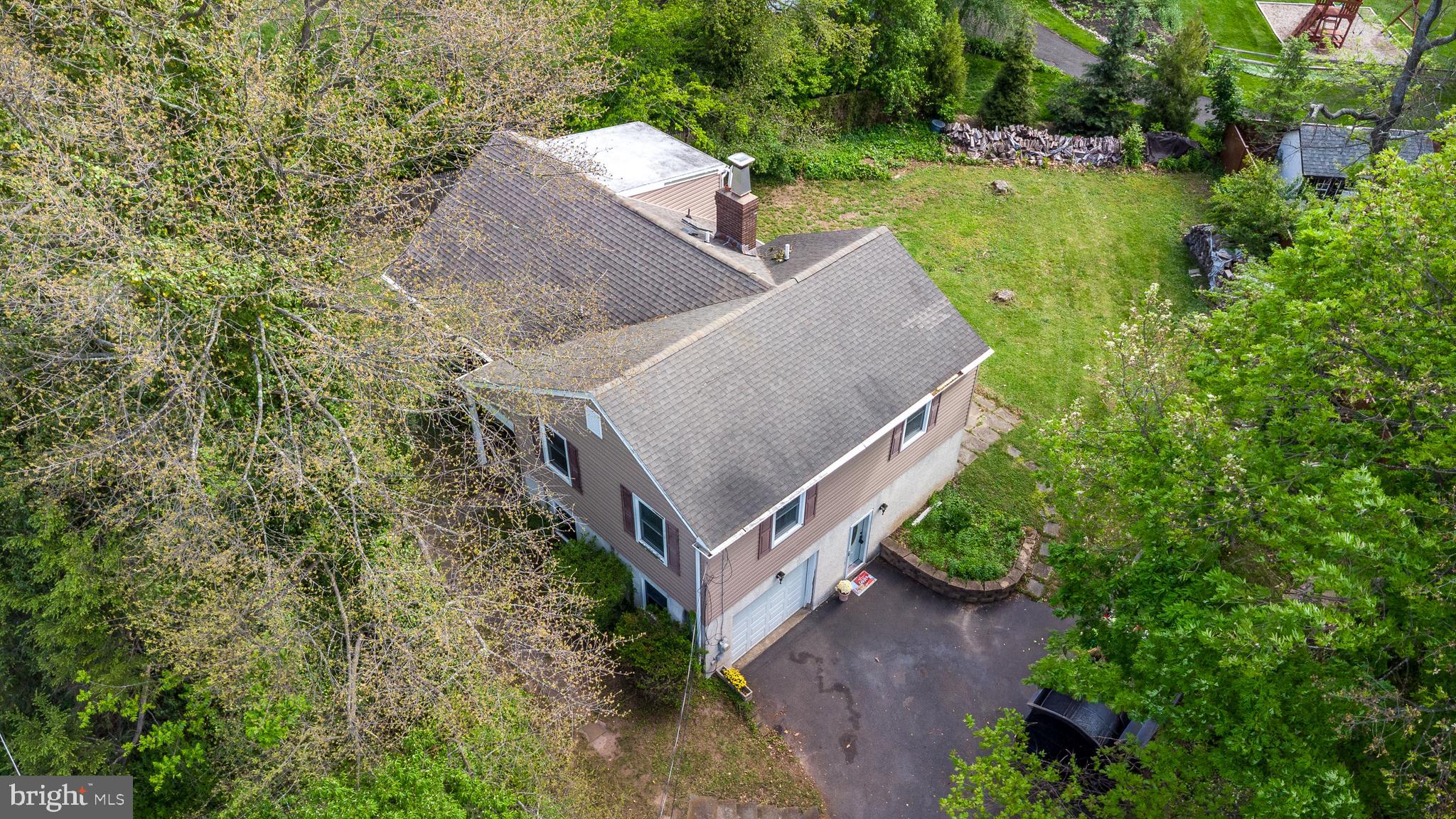 125 N BETHLEHEM PIKE