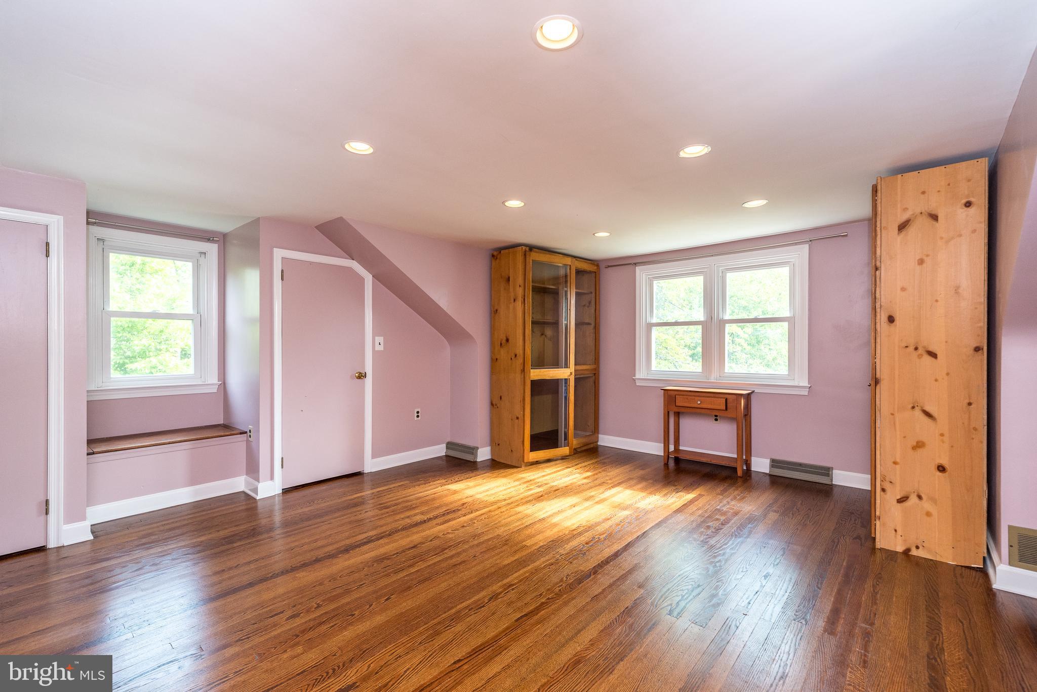 125 N BETHLEHEM PIKE