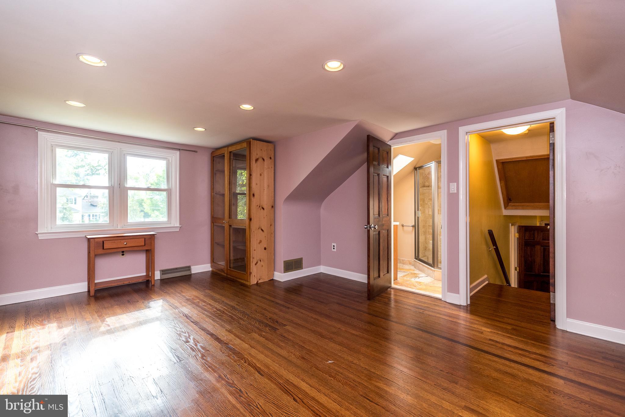 125 N BETHLEHEM PIKE