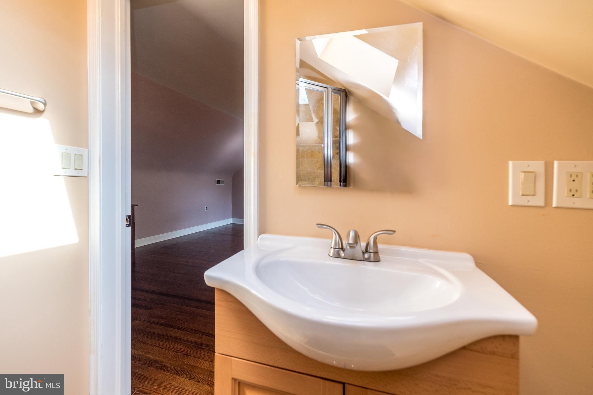 125 N BETHLEHEM PIKE